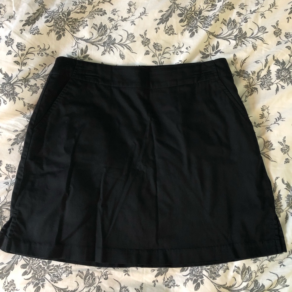 6 Lady Hagen black skort